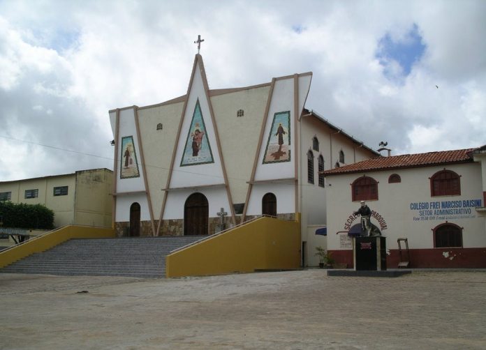 Prefeitura de Açailândia sanciona lei que torna atividades religiosas essenciais