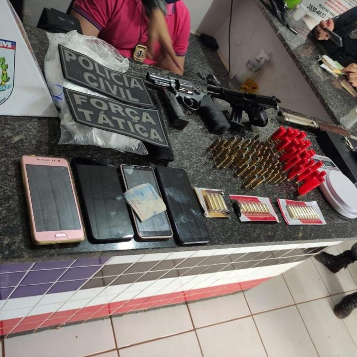 Polícia encontra chácara que escondia armas e drogas de facção criminosa