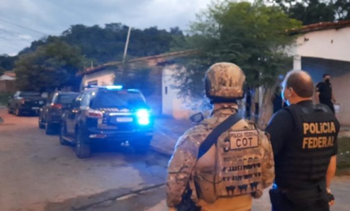 Operação da Polícia Federal prende integrantes de facção criminosa no MA