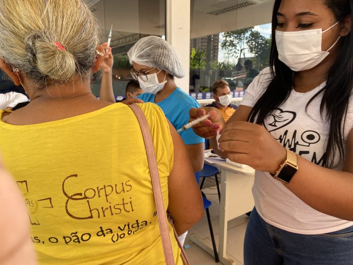 COVID-19 Vacinação por idade chega na faixa etária dos 31 anos