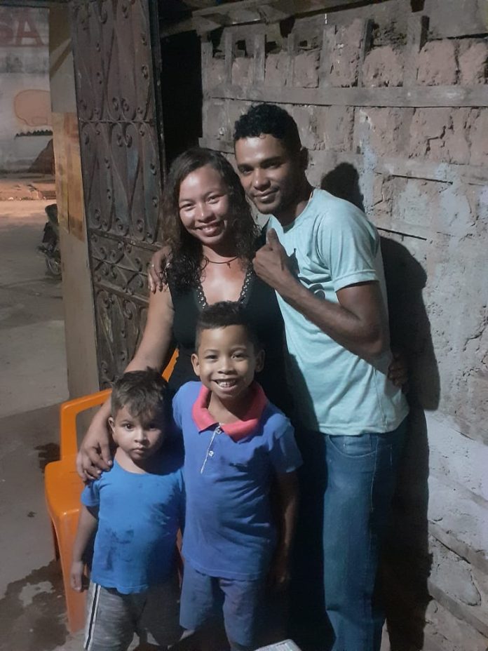 Família que perdeu tudo em incêndio precisa de ajuda