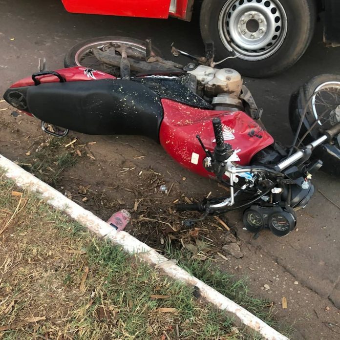 Motociclista sofre acidente fatal após bater em cavalo na Av. JK