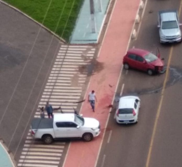 Acidente entre dois carros na Av. Bernardo Sayão em Imperatriz