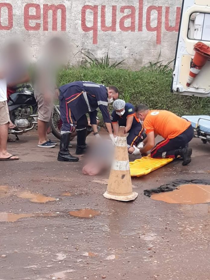 Motociclista sofre acidente após cair em buraco na Av. Imperatriz