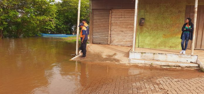 Nível do Rio Tocantins continua subindo e mantém alerta de inundações