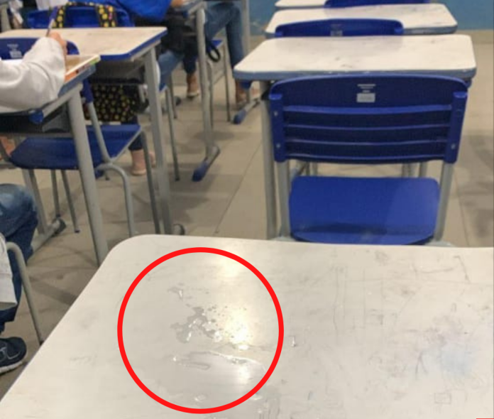 Alunos de escola municipal de Imperatriz reclamam de goteiras em sala de aula