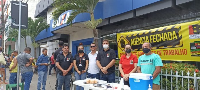 Bancários fazem protesto em Imperatriz denunciando assédio moral