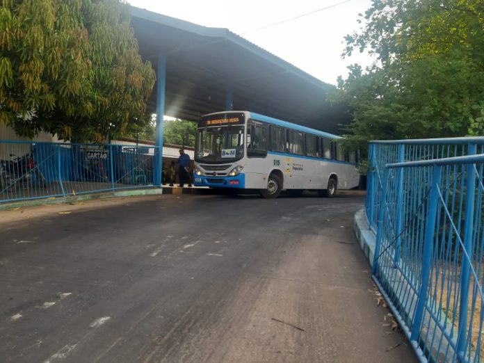 Servidores da Saúde estão há três meses sem receber vale-transporte