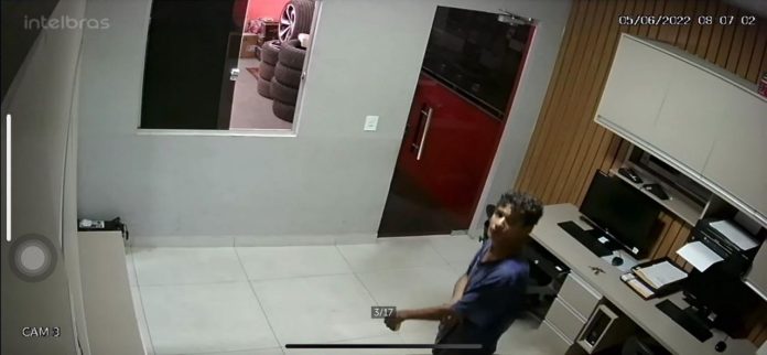 Homem invade loja no centro de Imperatriz e leva mais de 2.300,00 em dinheiro e itens