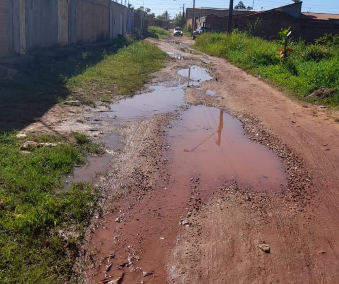 Moradores reclamam da falta de infraestrutura de rua no Parque Independência