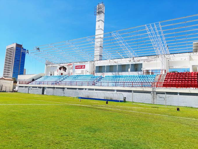 11 meses após vendaval que danificou o estádio, Frei Epifânio ainda não tem obras concluídas