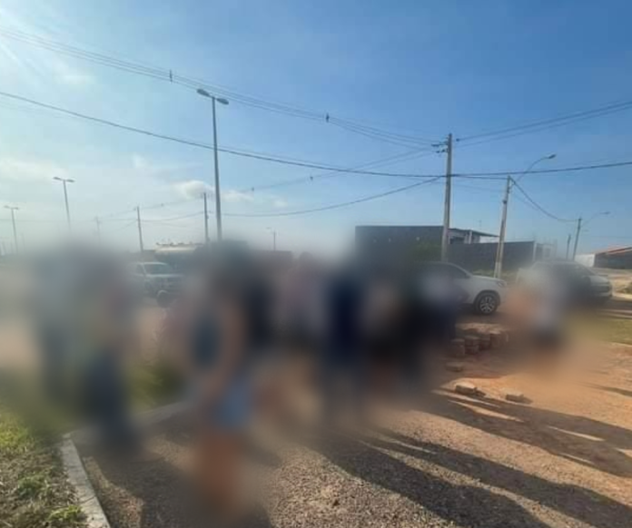 Moradores fazem manifestação pedindo melhorias em loteamento de Imperatriz