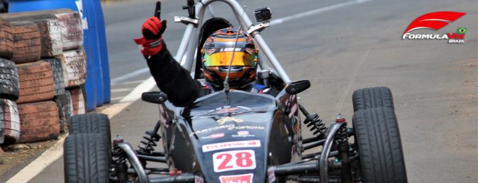 Piloto imperatrizense é campeão na Fórmula Vee de automobilismo