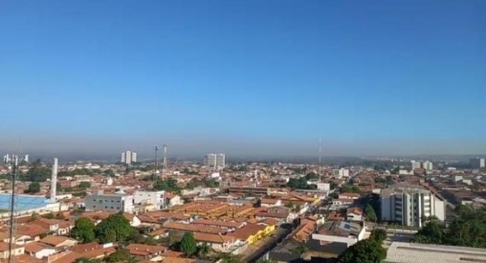 Não é neblina. É fumaça!