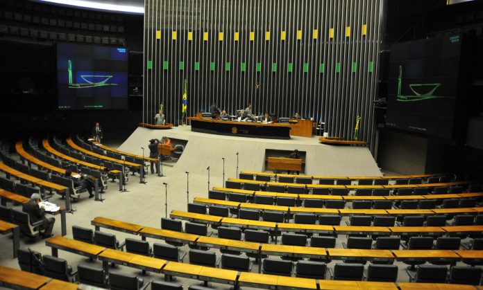 Quase 900 candidatos a deputado estadual e federal no Maranhão