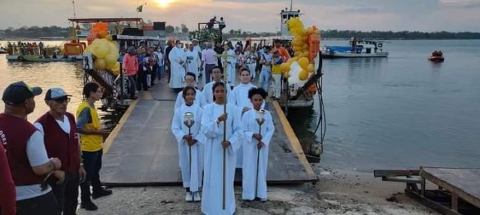 Missas e procissões em honra à Santa Teresa D'Ávila marcam feriado católico em Imperatriz