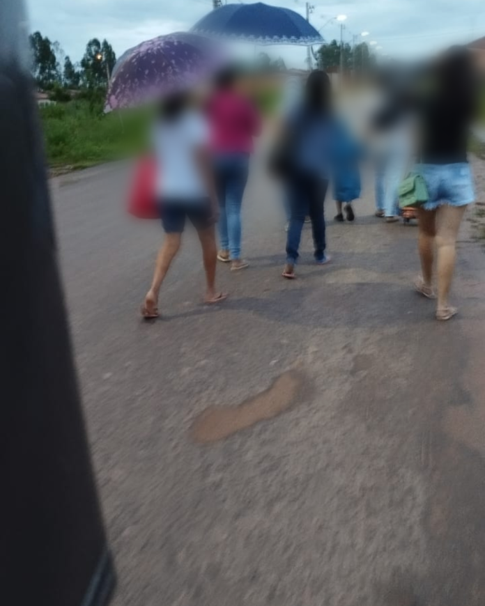 Buracos prejudicam rota de ônibus no Bom Jesus Buracos prejudicam rota de ônibus no Bom Jesus