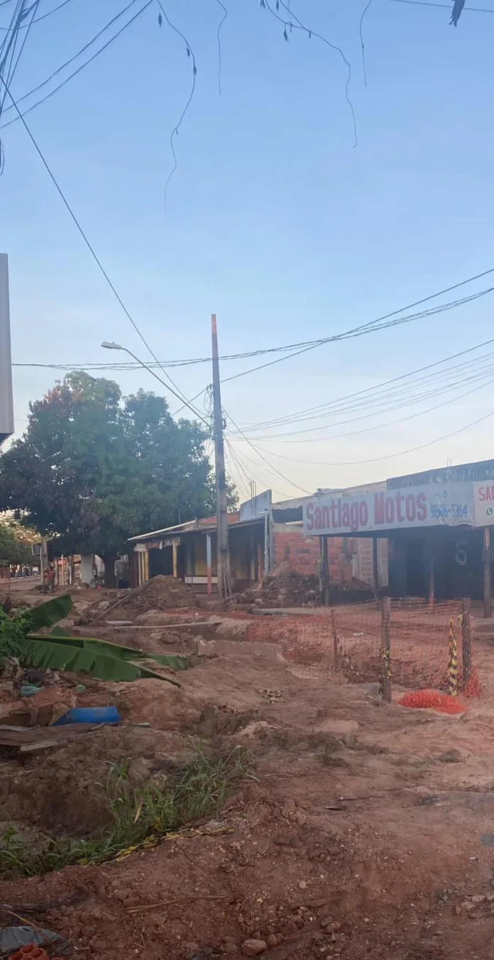 Moradores cobram conclusão de obra na Av. Castelo Branco