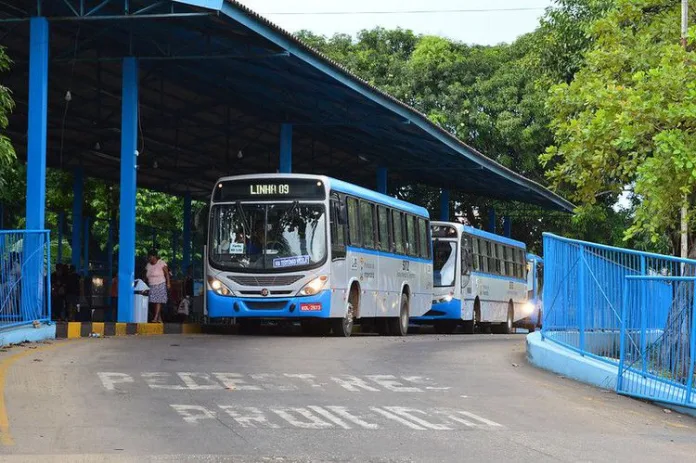 Passageiros denunciam falha em sistema de recarga na integração de Imperatriz