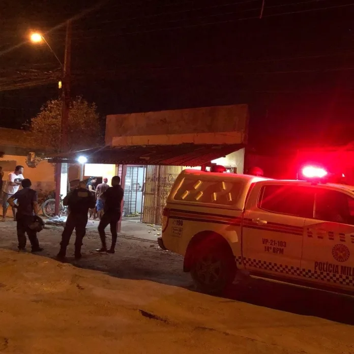 Adolescente é morto a tiros em bar de Imperatriz