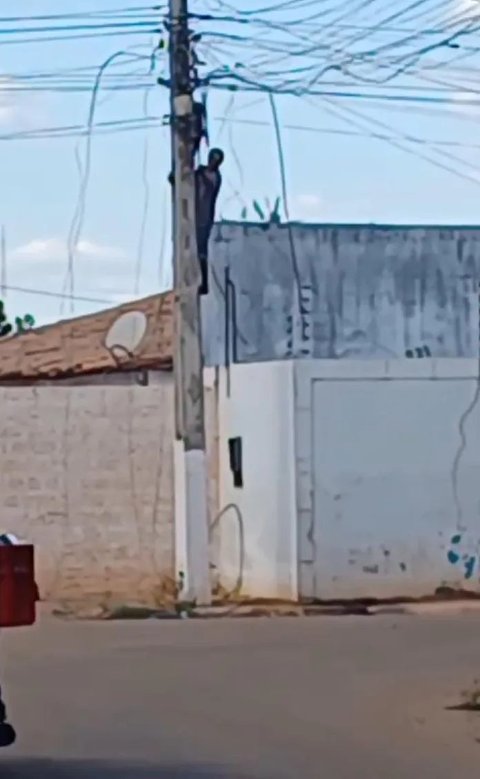 Essa ação criminosa, além de interromper o fornecimento de energia e internet na localidade, representa graves riscos à segurança. Mexer diretamente na rede elétrica sem os devidos cuidados e autorização pode resultar em acidentes fatais, como choques elétricos e incêndios.