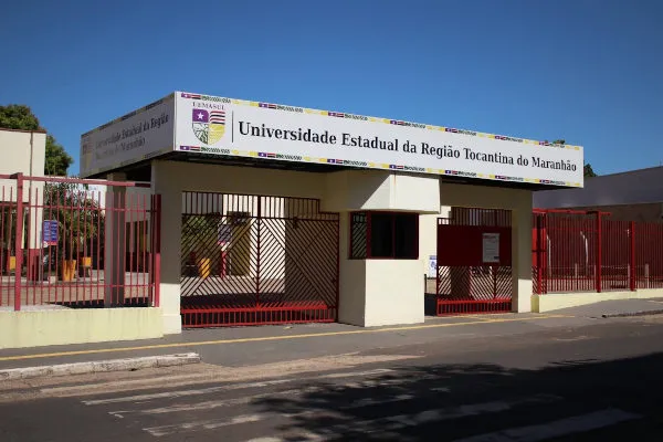 Estudantes da UFMA – Campus Imperatriz em GREVE