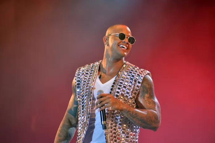 MP pede cancelamento de show do cantor Léo Santana, com cachê de R$ 450 mil, em cidade do MA