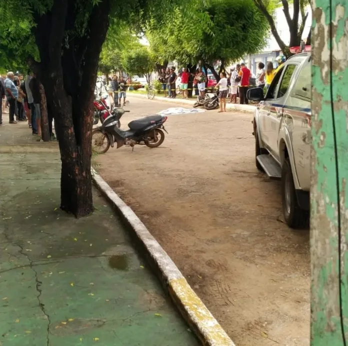 Mulher morre após ser atropelada por moto na Av. 15 de Novembro