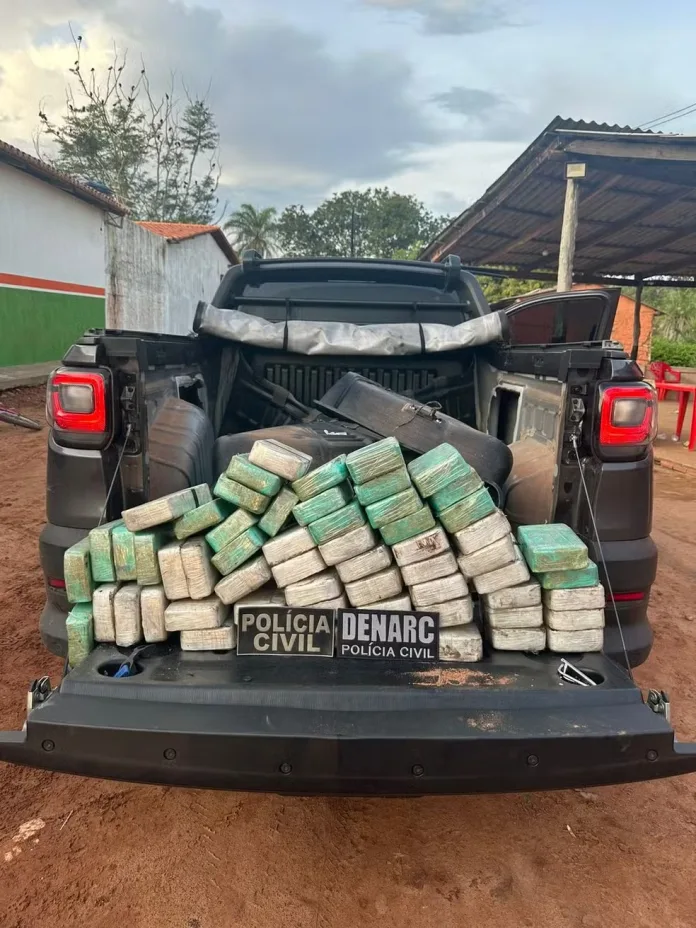 Polícia apreende 59 kg de cocaína em fundo falso de carro em Grajaú