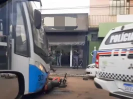 Acidente entre ônibus e motocicleta no Centro de Imperatriz