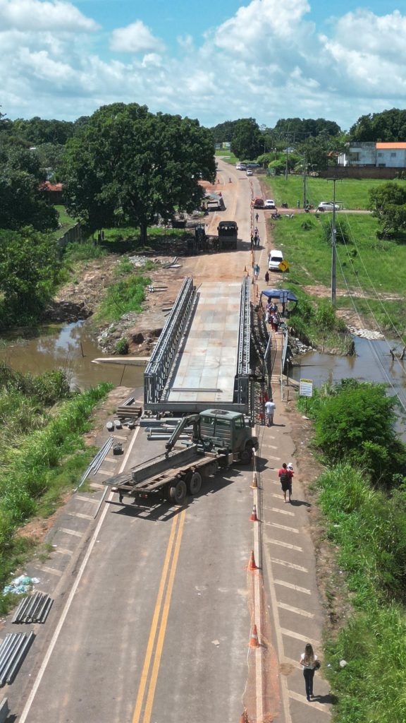 Carreta tomba em trecho em obras na BR-222 entre Bom Jesus das Selvas e Açailândia 1 Imagens de Notícias de Imperatriz