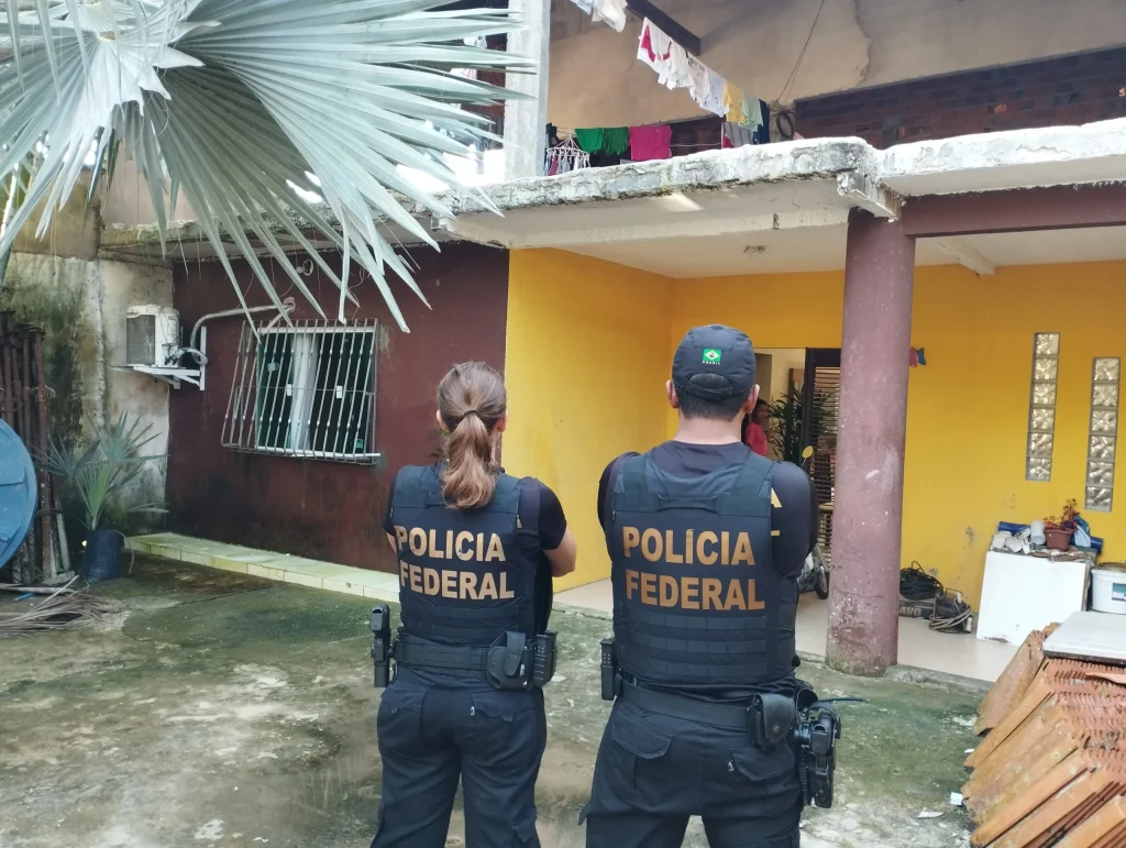 Câmera em veículo registra assalto a motorista de aplicativo em São Luís 1 Imagens de Notícias de Imperatriz