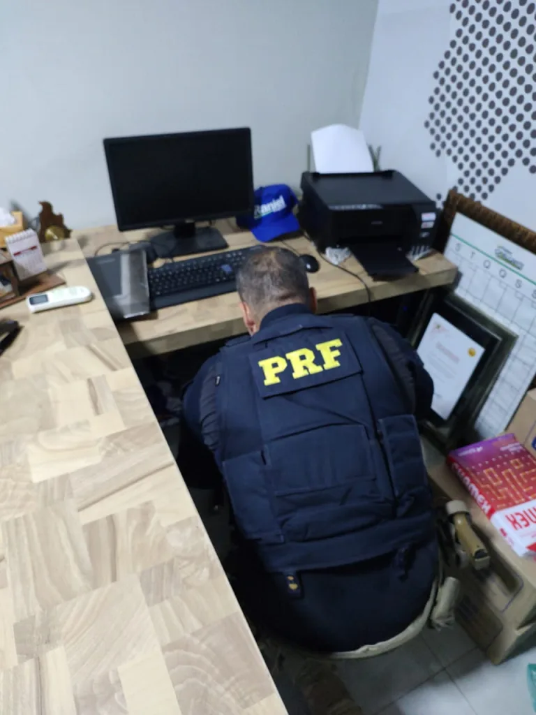 Operação cumpre mandados de busca e apreensão em casas do Pastor Cavalcante e investiga denúncias de “rachadinhas” 2 Imagens de Notícias de Imperatriz
