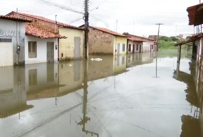 Mais de 940 famílias estão desabrigadas no MA por causa das chuvas fortes