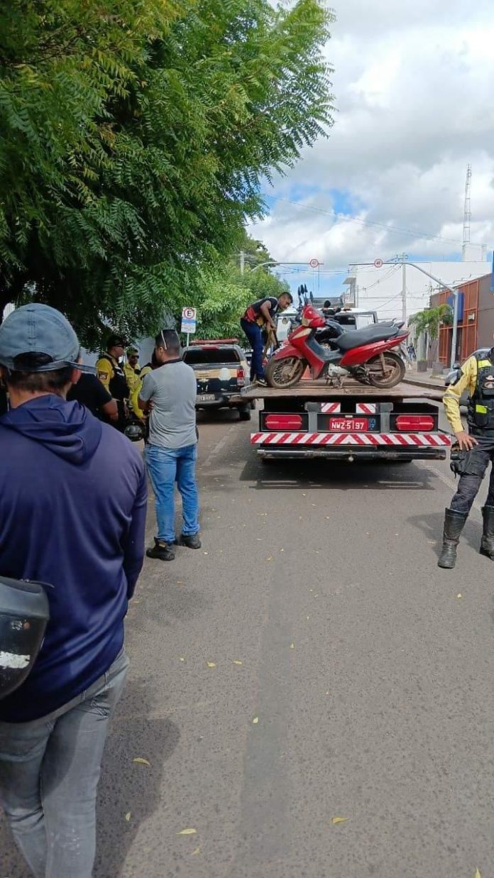Motociclistas de App fazem manifestação após operação contra o transporte de passageiros por moto