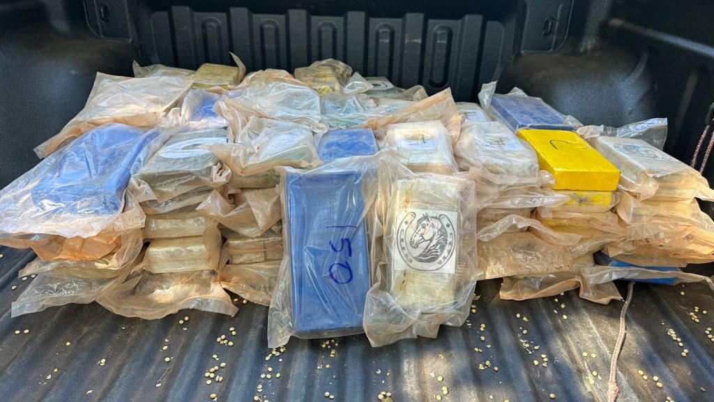 PRF apreende 33kg de cocaína escondida no painel de veículo em Santa Inês 1 Imagens de Notícias de Imperatriz