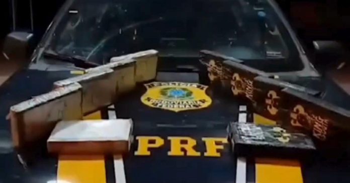 Mulher sai de Imperatriz transportando drogas em ônibus e é presa em flagrante pela PRF