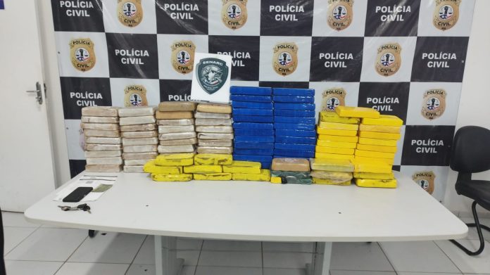 Mais de 100 kg de drogas são apreendidos em fundo falso de caminhão em Porto Franco