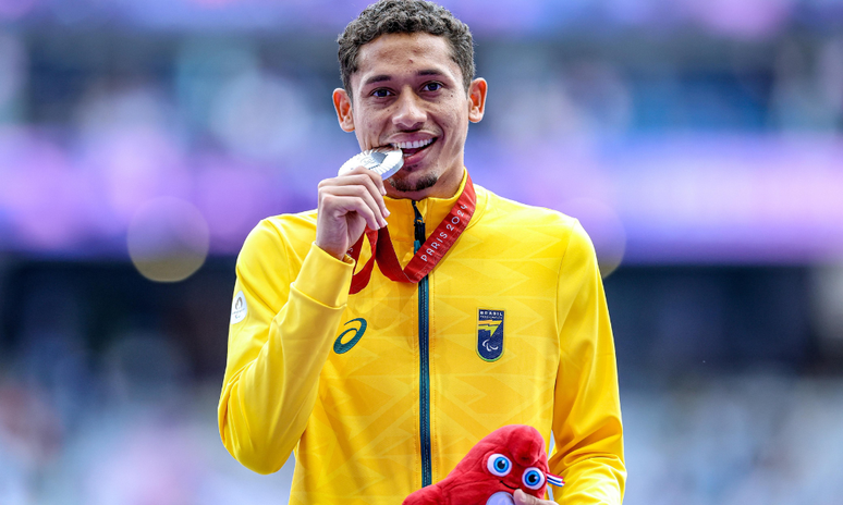 Atleta maranhense quebra recorde mundial e conquista ouro nas Paralimpíadas de Paris 2 Imagens de Notícias de Imperatriz