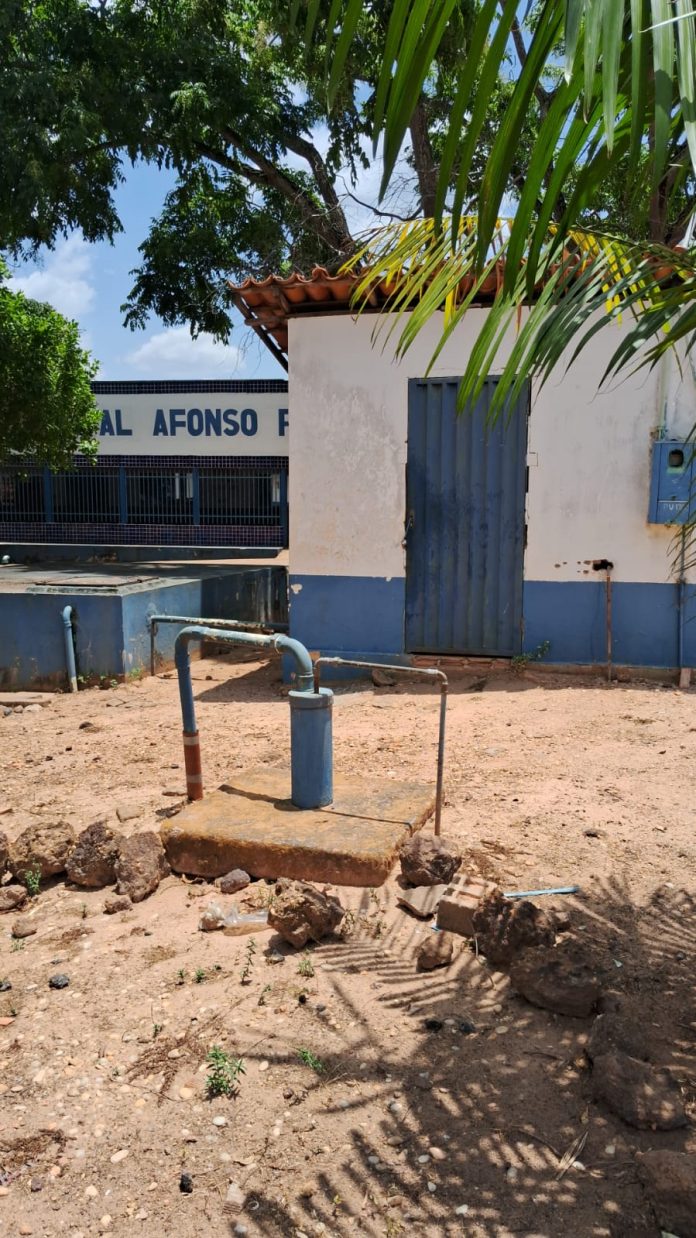 Mais uma vez, moradores denunciam falta d'água no povoado KM 1700, em Imperatriz