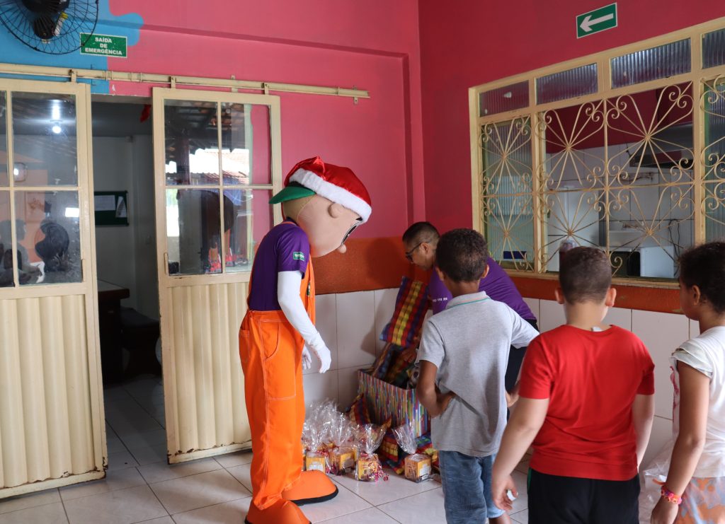 Ação solidária de Natal distribui brinquedos na Casa da Criança de Imperatriz 1 Imagens de Notícias de Imperatriz