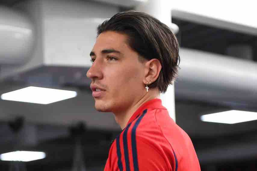 Hector Bellerin haircut: Arsenal star shows off new look with