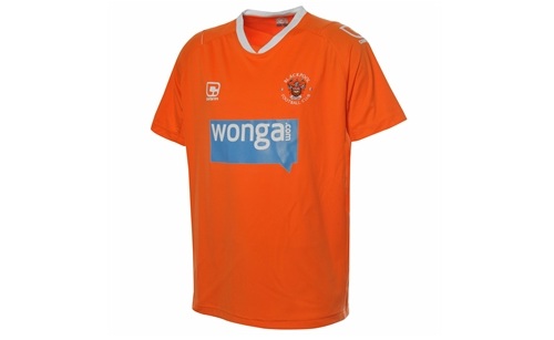 blackpool-home-kit-2010-11