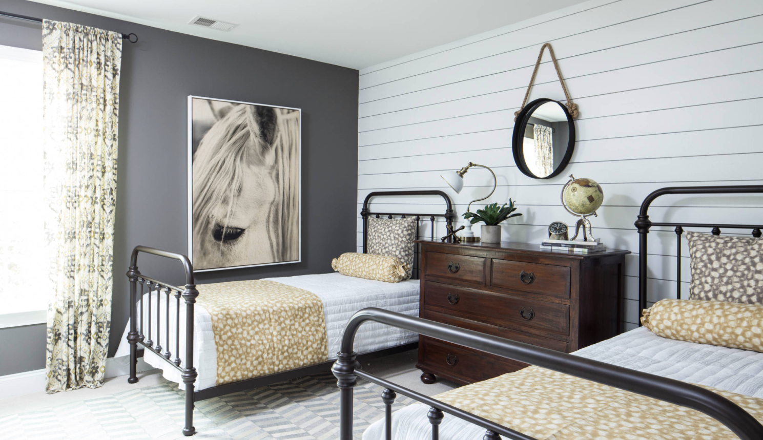 Guest bedroom
