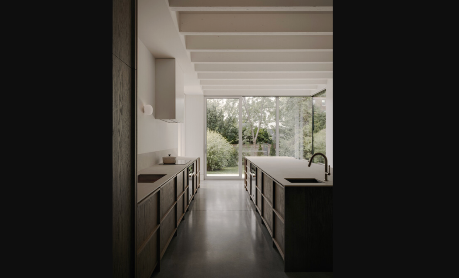 Wood and concrete contrast
