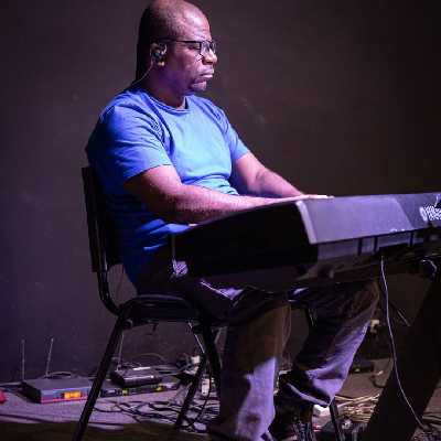 Ronisson / Musician