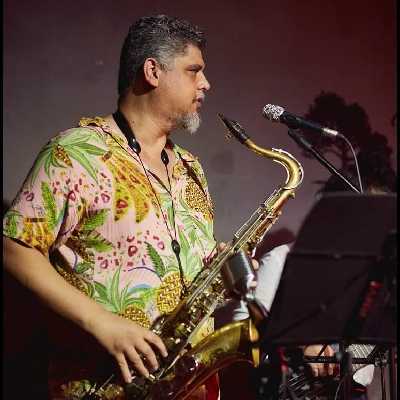 Adriano / Musician
