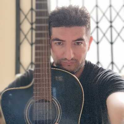 Javier / Musician