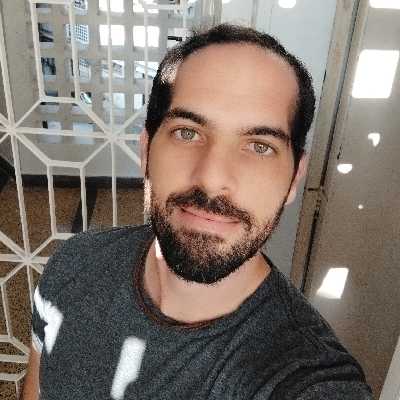 Roberto / Musician
