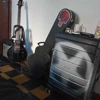 HUGO / Musician